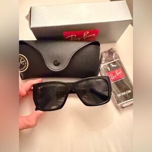 Ray-Ban Classic Black Sunglasses RB 2187 Wayfarer Nomad